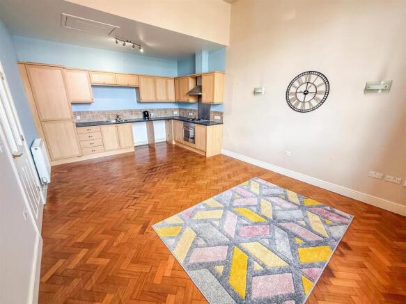 Lounge/ Kitchen