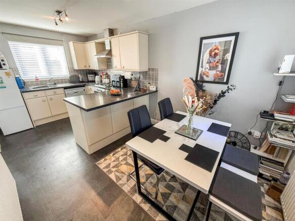 Kitchen/Dining Room