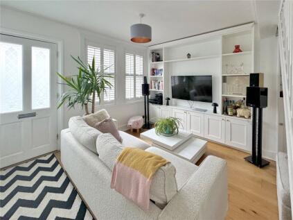 Walpole Place, Teddington, TW11