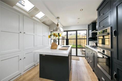 Chertsey Road, St Margarets, Twickenham, TW1