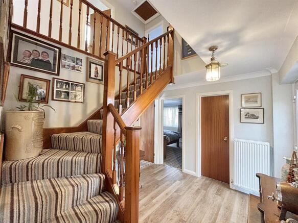 Entrance hall.jpg