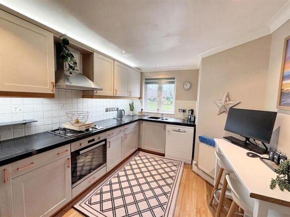 Kitchen c.jpg