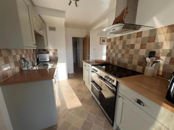 kitchen1.jpg