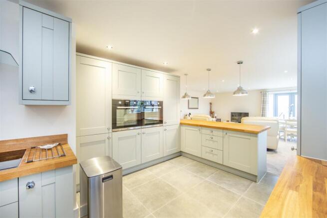 Kitchen 09.jpg