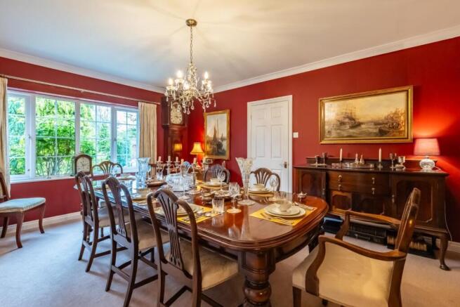 DINING ROOM 1.jpg
