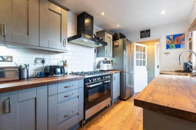kitchen-1.jpg