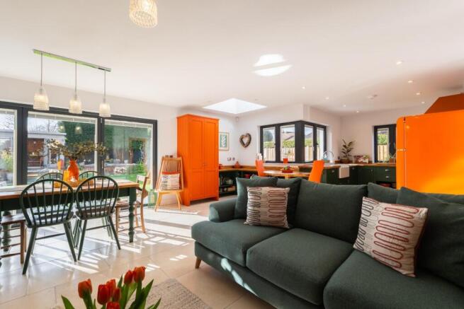 FABULOUS OPEN PLAN KITCHEN/FAMILY ROOM