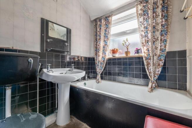 bathroom-1.jpg