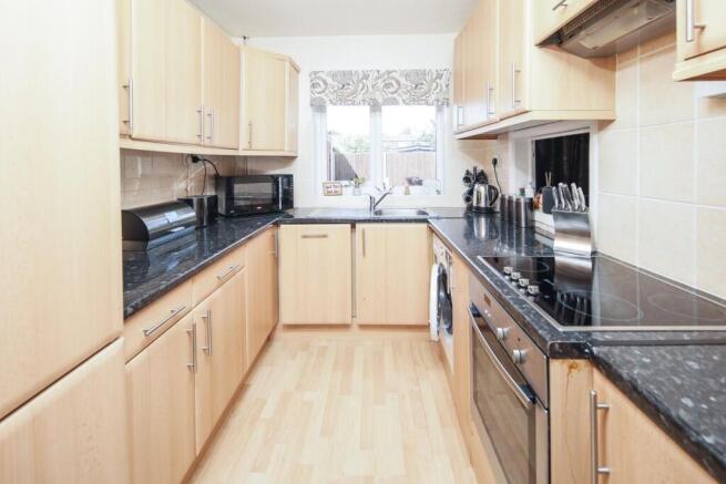 10 Severn Close-9.jpg