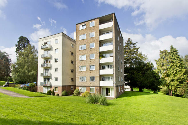 2 Bedroom Flat For Sale In Ferndale Close Tunbridge Wells