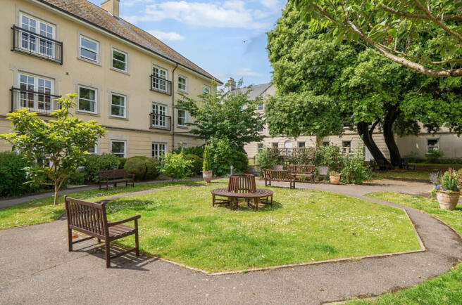 1305634-2-684aecc...