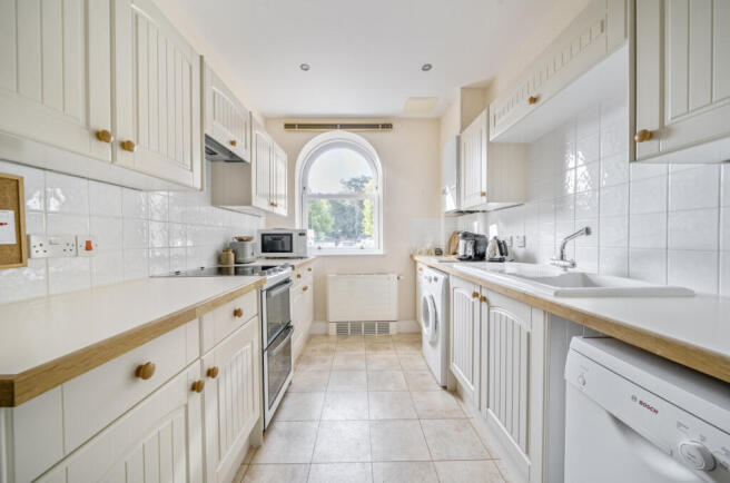 1346548-10-68c294...