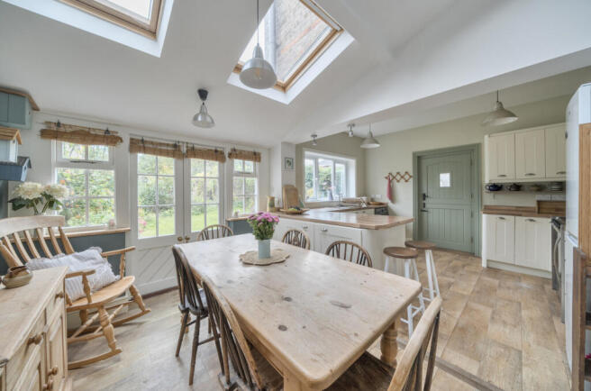 1358217-12-68d6b9...