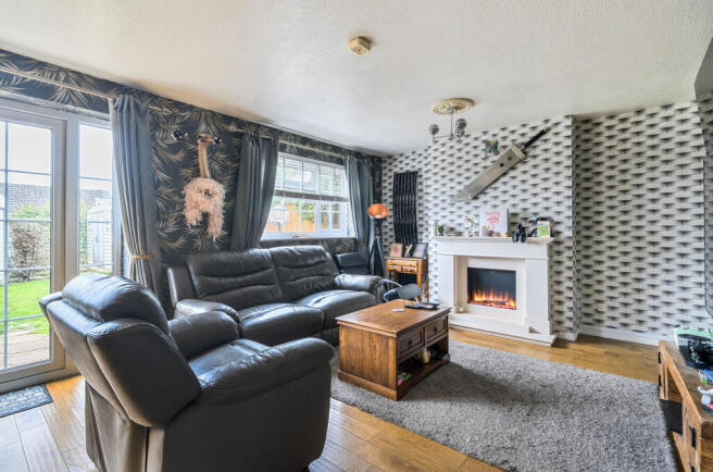 1362754-7-68ee467...