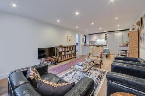 Whittlebury Mews East,
Chalk Farm, NW1