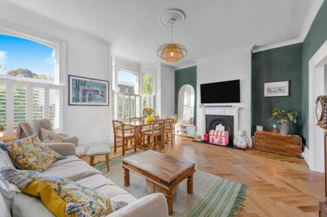 Hanley Road,
Upper Holloway, N4