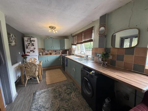 KITCHEN DINER