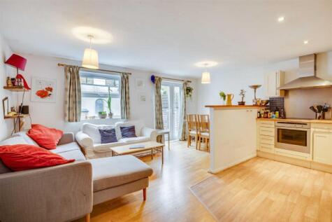 Gilden Crescent, Chalk Farm, NW5