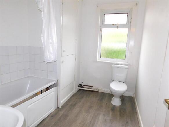 Bathroom.JPG