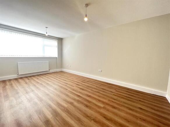 LOUNGE.JPG