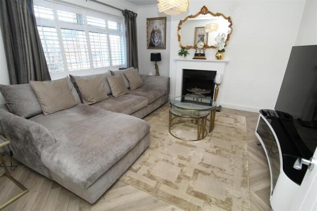 Lounge1.JPG