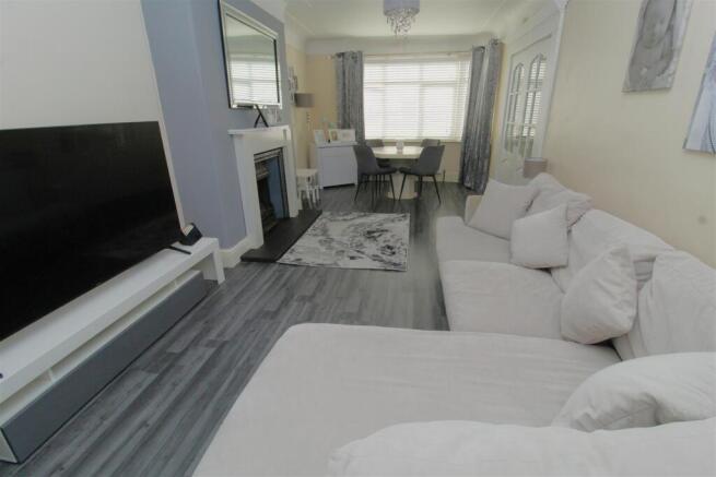 Living Room 5.JPG