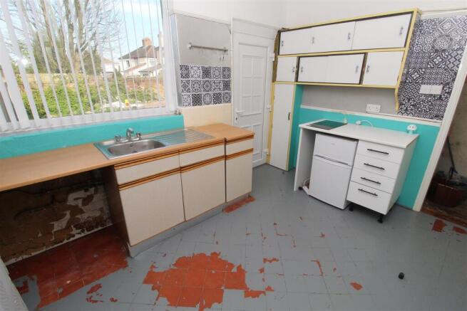 Kitchen1.JPG