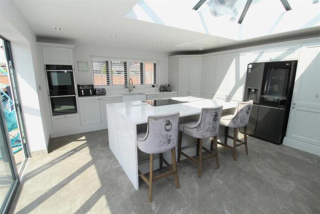 Kitchen4.JPG