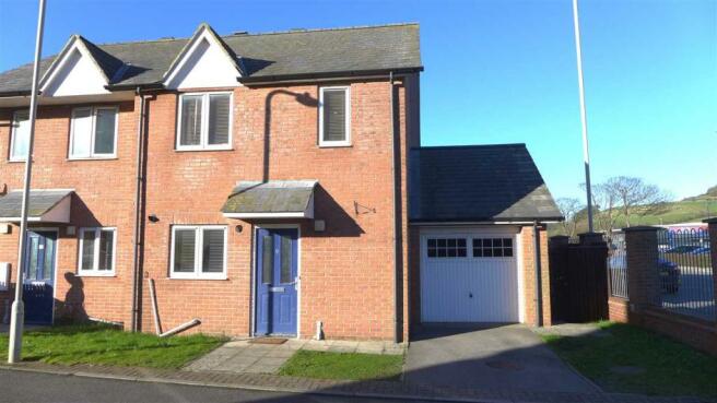 3 Bedroom House To Rent In Ingle Close Scarborough Yo12