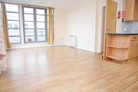 Charlesmere Gardens, Thamesmead West, SE28 0NG