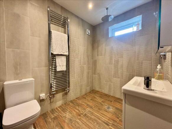 DOWNSTAIRS SHOWER