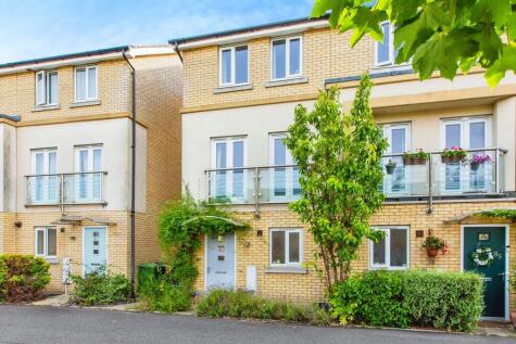 Lancaster Gate, Upper Cambourne, Cambridge