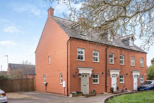 8 Thyme Close, Banbury-3.jpg