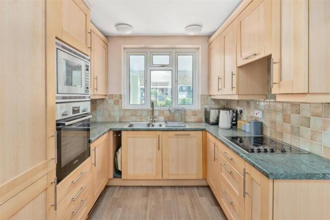 27 Cheney Road, Banbury-7.jpg