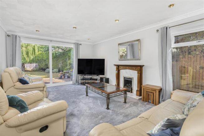 8 Wheatley Close, Banbury-6.jpg