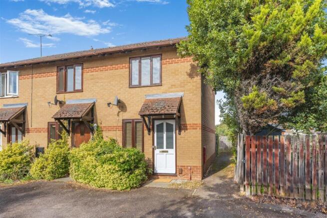 14 Earlstoke Close, Banbury-1.jpg