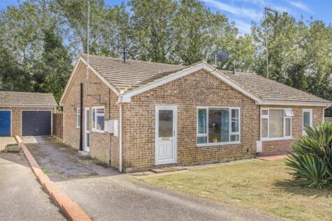 Central Avenue, Woodford Halse