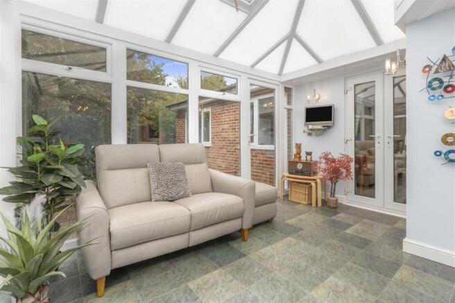 2 Poplar Close, Banbury-11.jpg