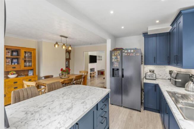 105 Sinclair Avenue, Banbury-9.jpg