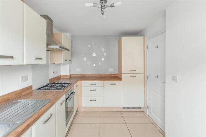 25 Wren Crescent-7.jpg