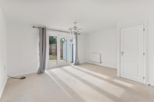 25 Wren Crescent-9.jpg