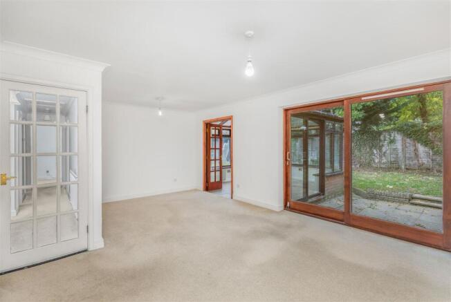 11 The Paddock, Lower Boddington-5.jpg