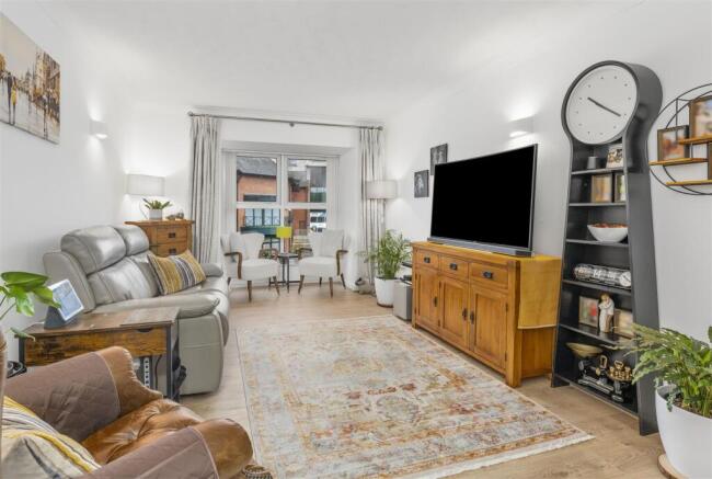 51 Chamberlaine Court, Banbury-4.jpg