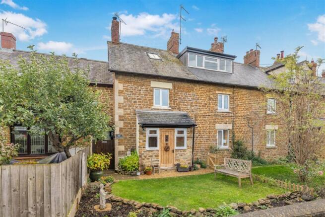 34 Queens Street, Middleton Cheney-2.jpg