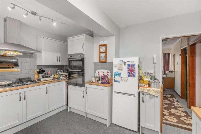 50 Manor Road, Banbury-11.jpg