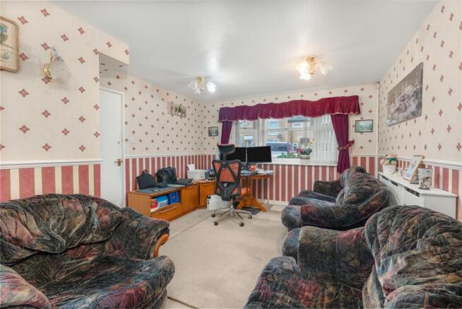 32 Beaumaris Close, Banbury-7.jpg