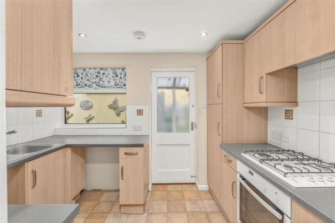 83 St Anne's Road, Banbury-7.jpg