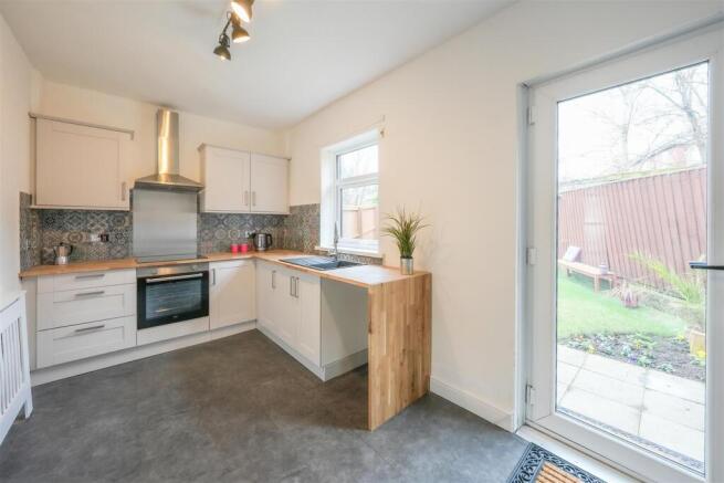 KITCHEN / DINER