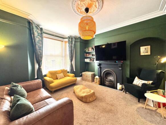 FORMAL LOUNGE