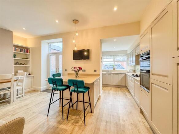 DINING KITCHEN/SNUG